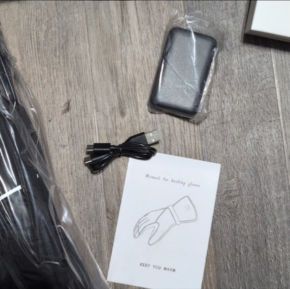 Heated gloves with rechargeable batteries - Picture 3 of 8